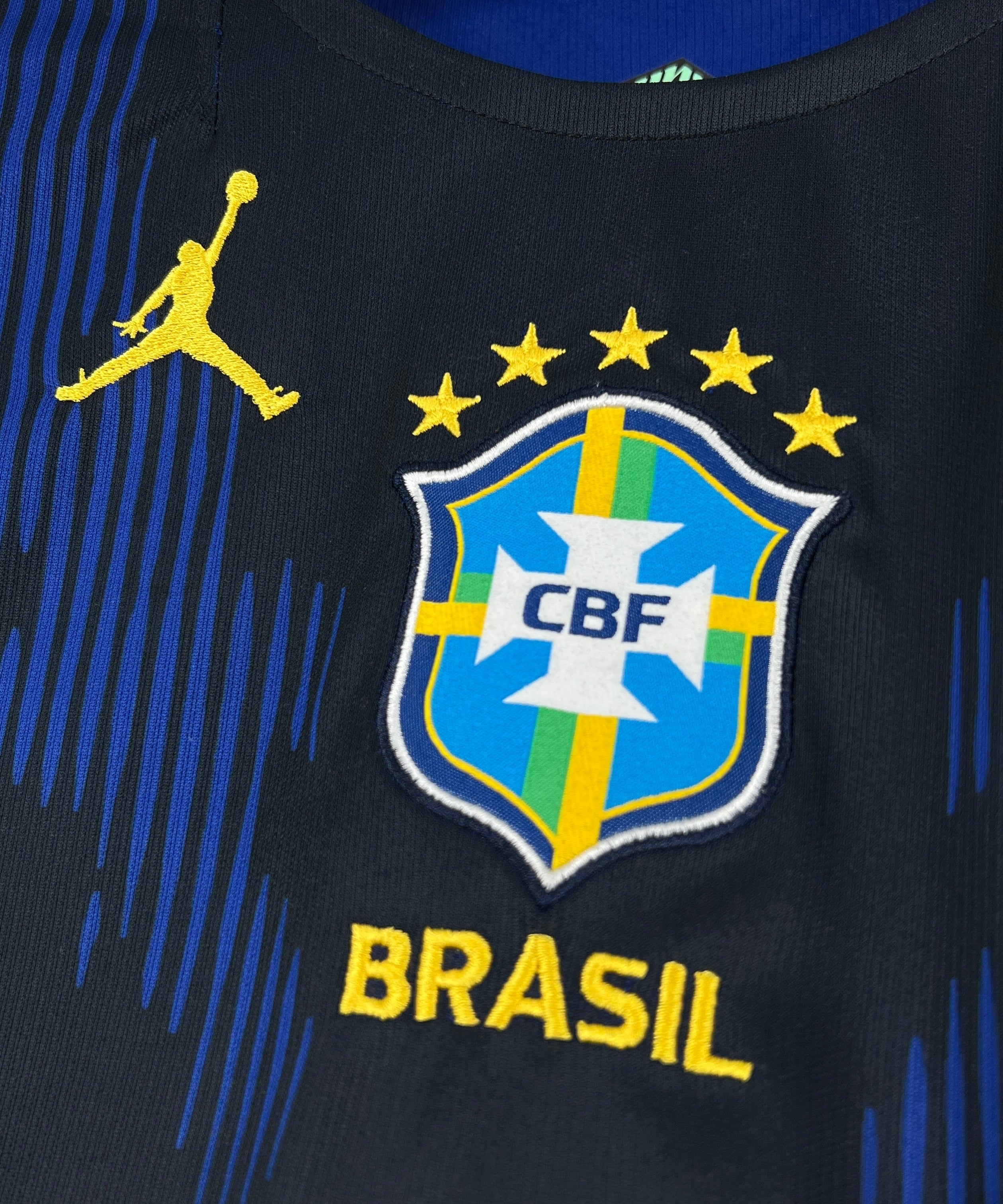 قميص منتخب البرازيل الاحتياطي لكأس العالم 2026