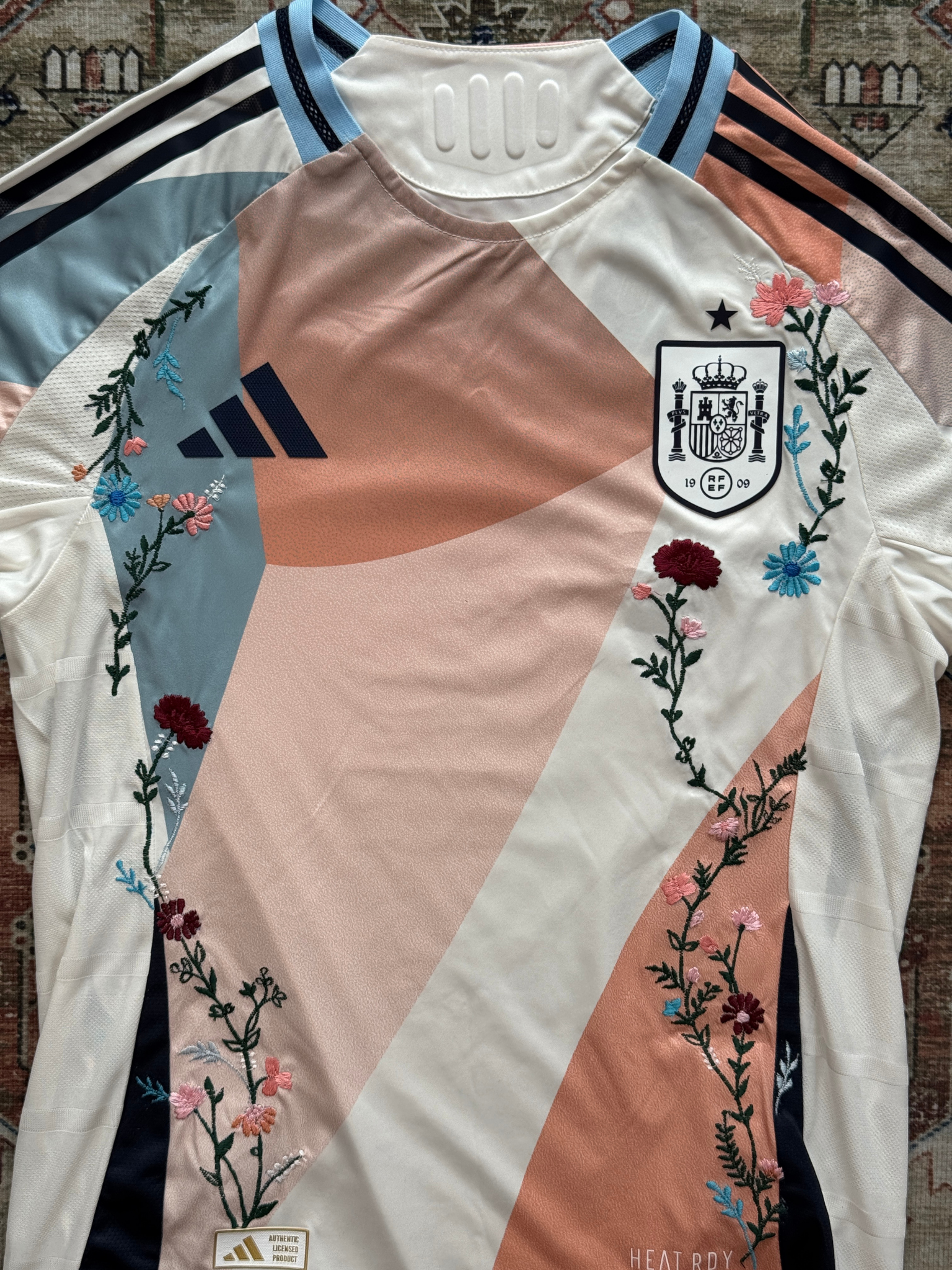 Spain Embroidered Jersey 2022/2023