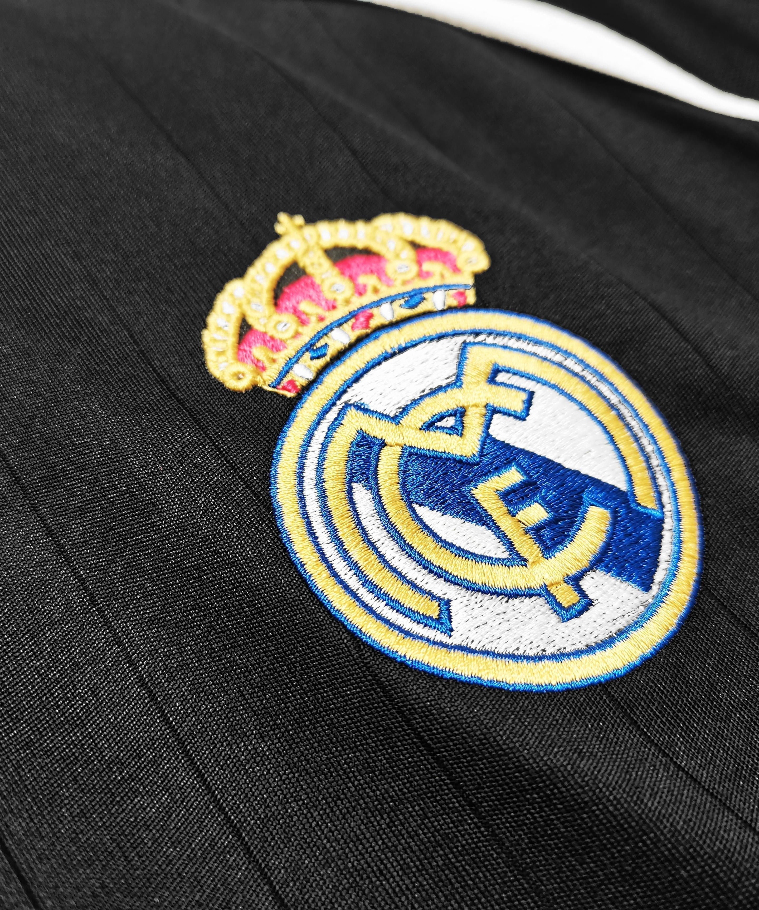 طقم ريال مدريد الاحتياطي ذو الأكمام الطويلة لموسم 2006-2007