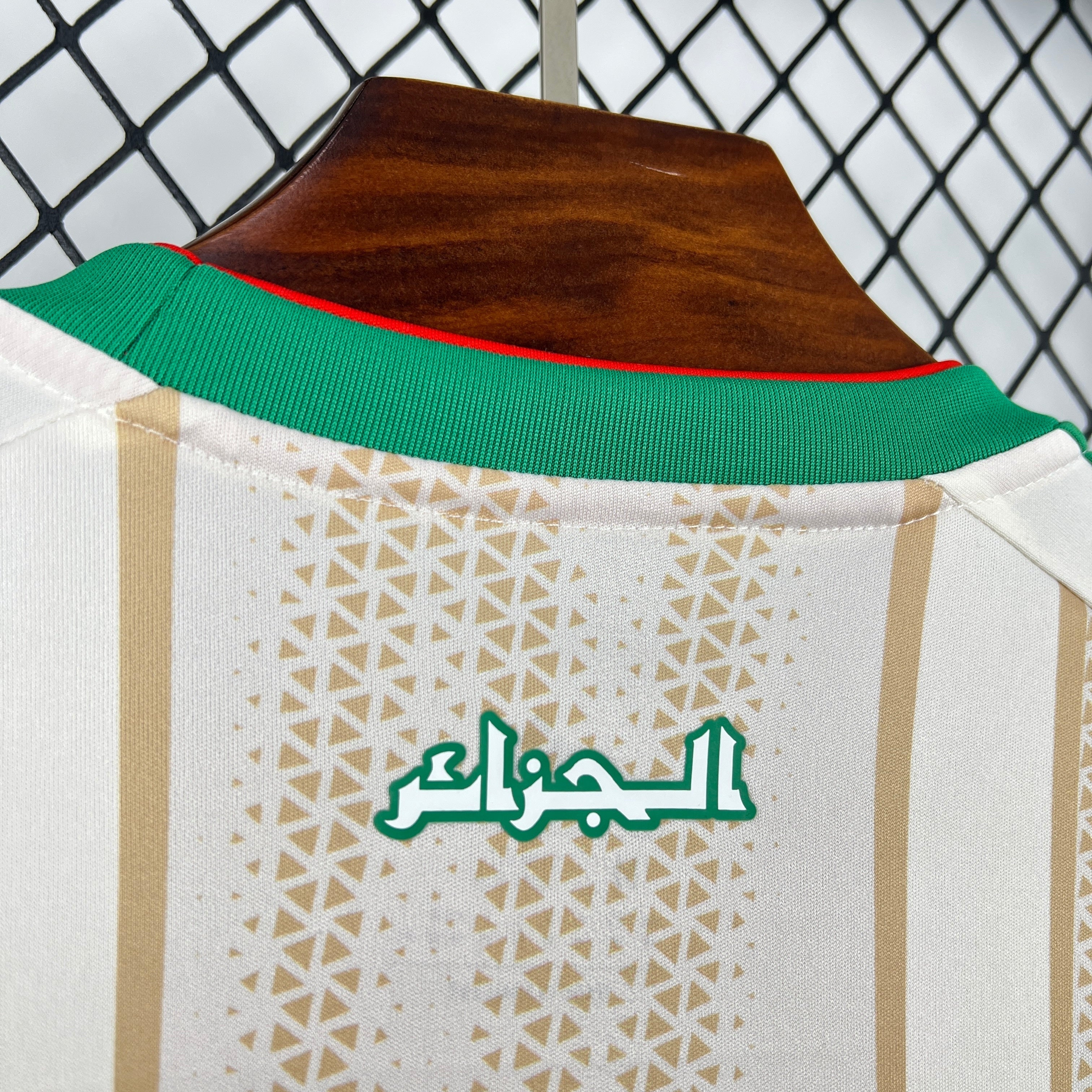 قميص المنتخب الجزائري الرسمي لكأس العالم 2026