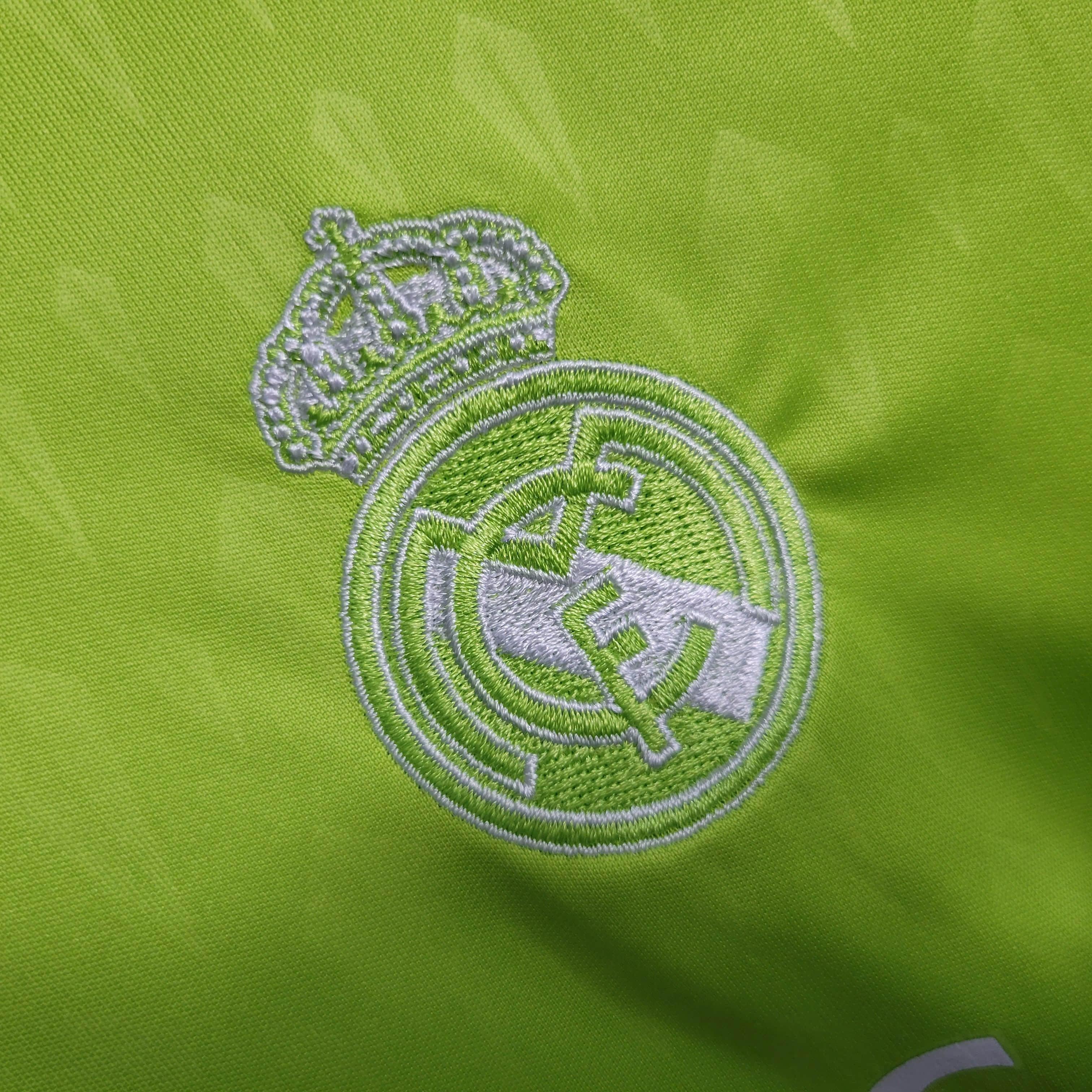 قميص حارس مرمى ريال مدريد الأخضر للأطفال لموسم 23/24