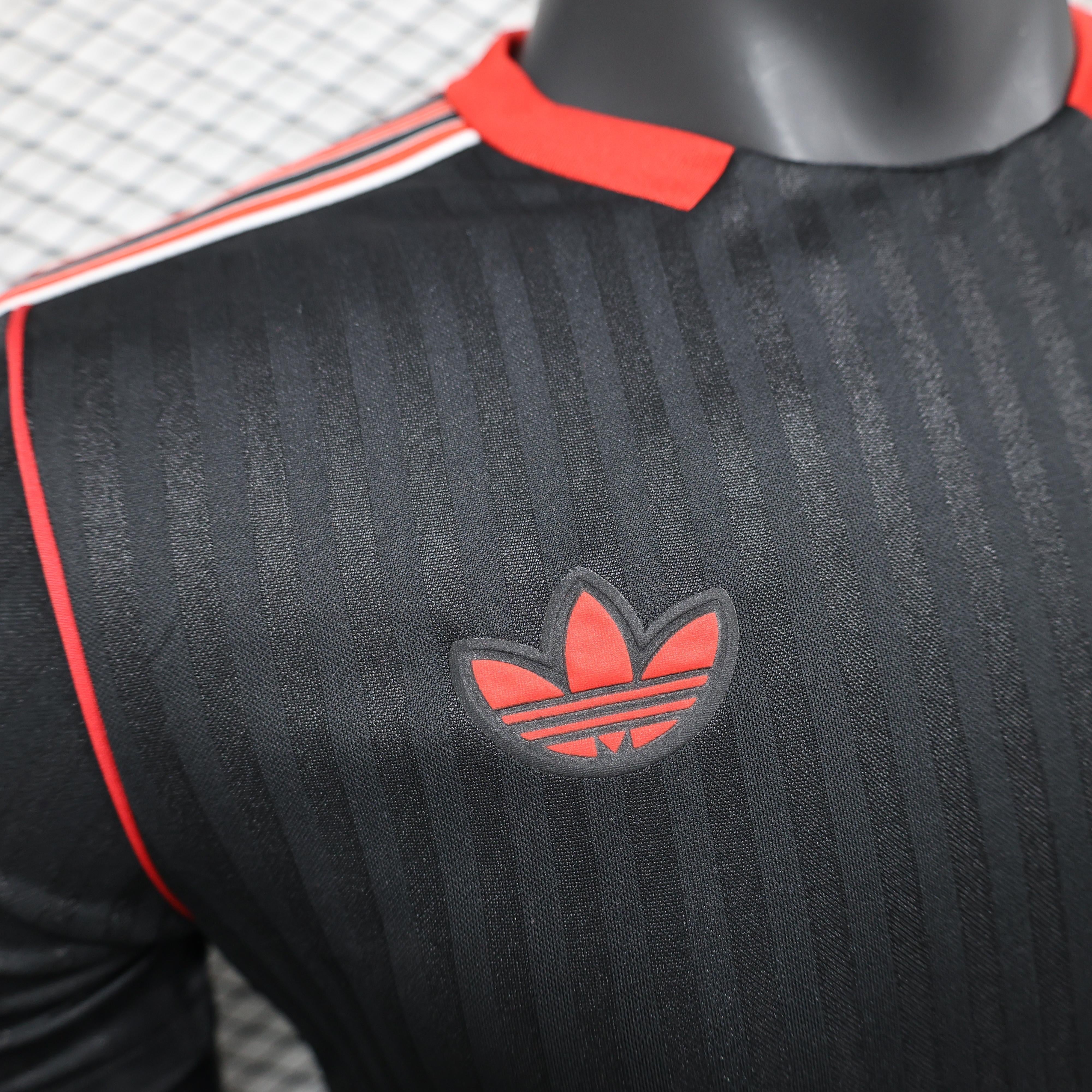 Manchester United 2025-2026 Away Kit