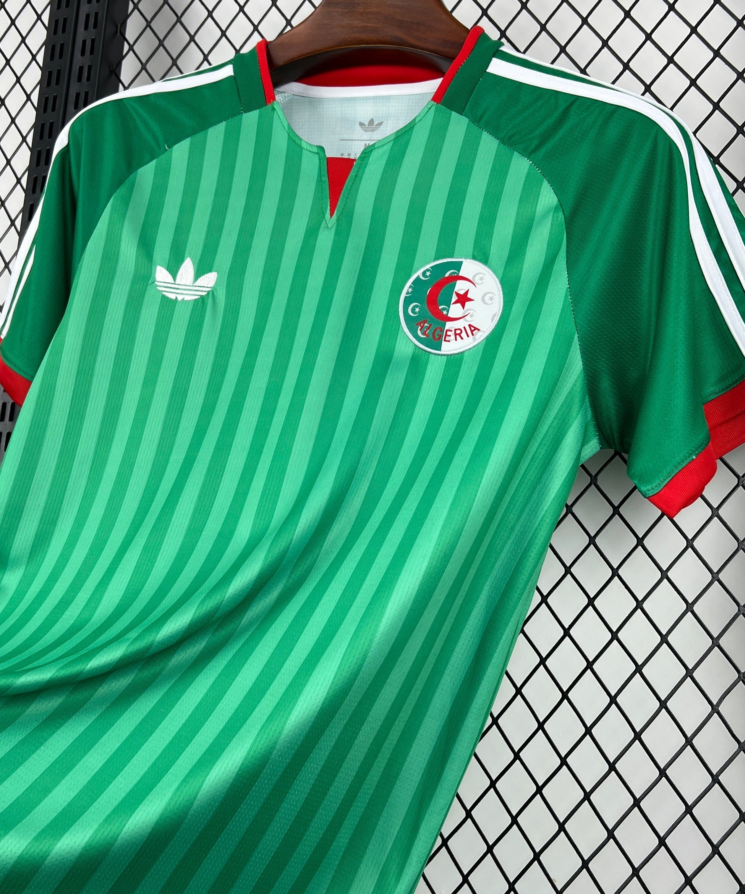 قميص منتخب الجزائر الاحتياطي لكأس العالم 2026