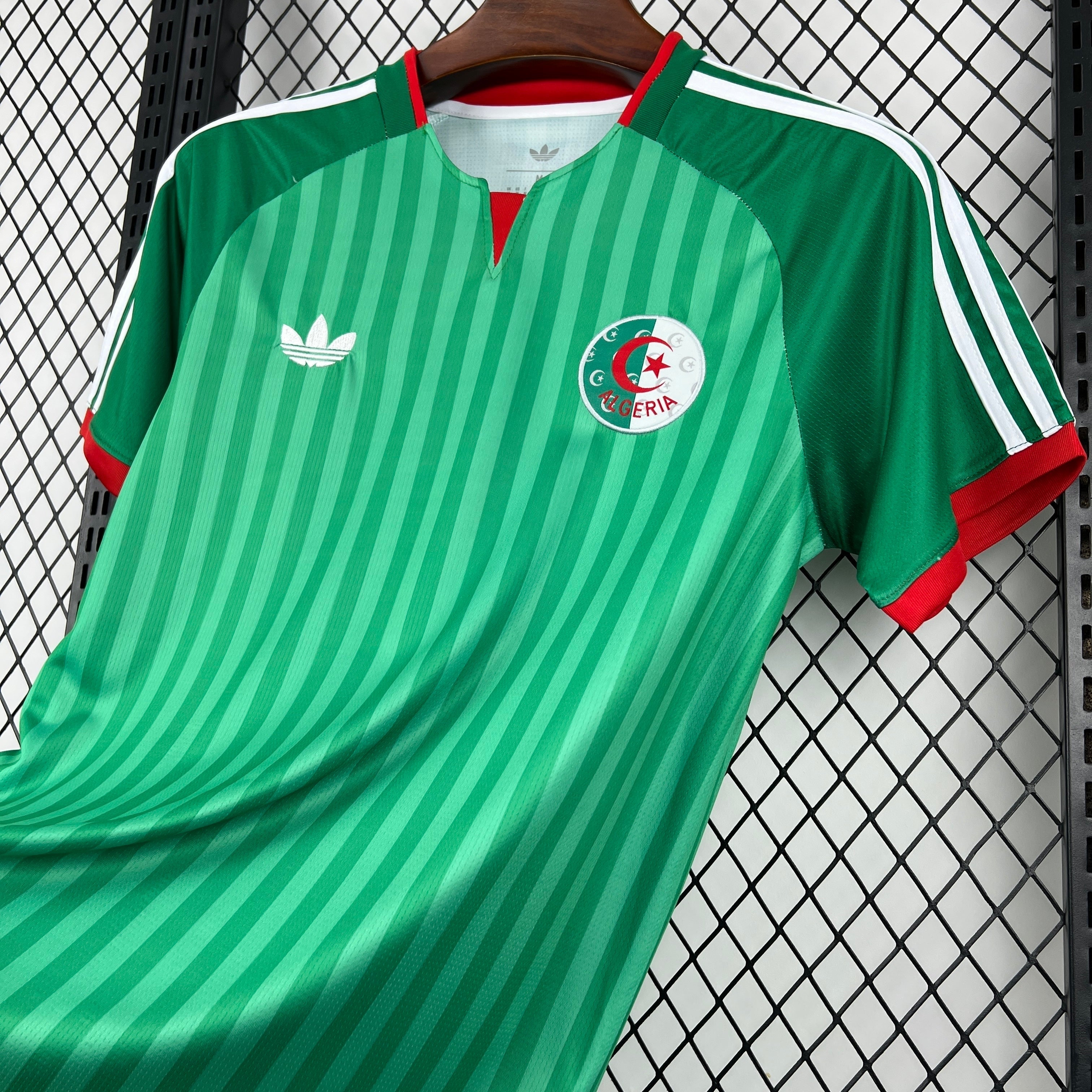 قميص منتخب الجزائر الاحتياطي لكأس العالم 2026