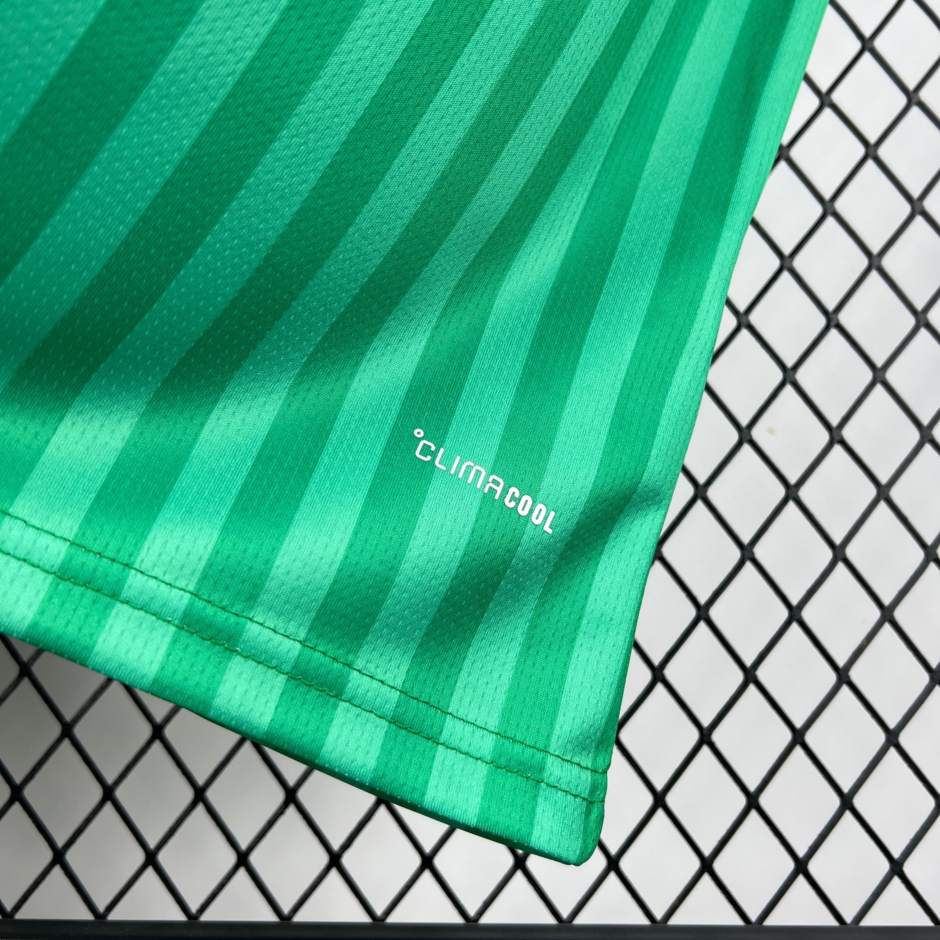 قميص منتخب الجزائر الاحتياطي لكأس العالم 2026