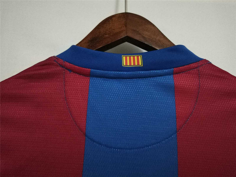 طقم برشلونة الأساسي ذو الأكمام الطويلة لموسم 2007-2008