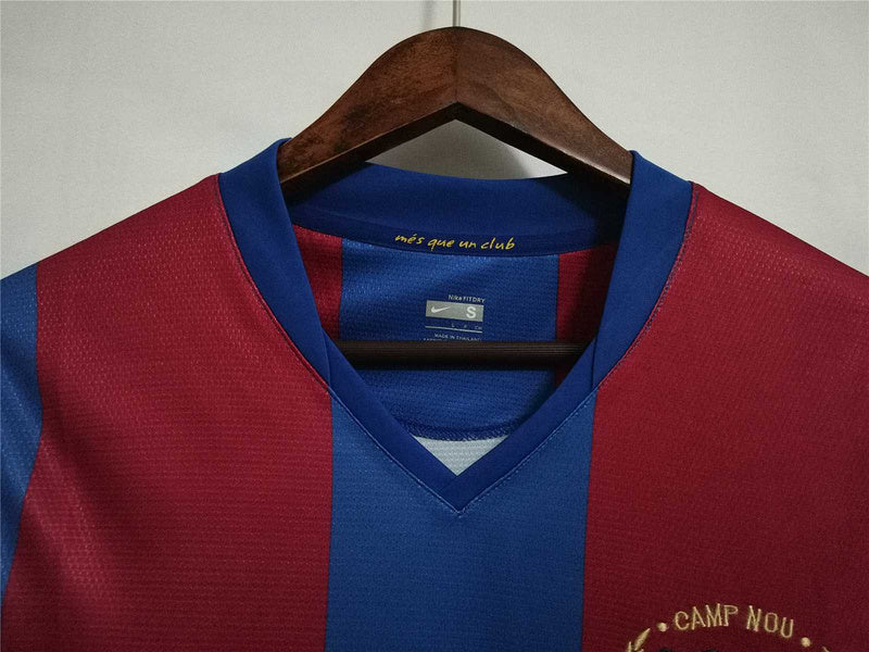 طقم برشلونة الأساسي ذو الأكمام الطويلة لموسم 2007-2008