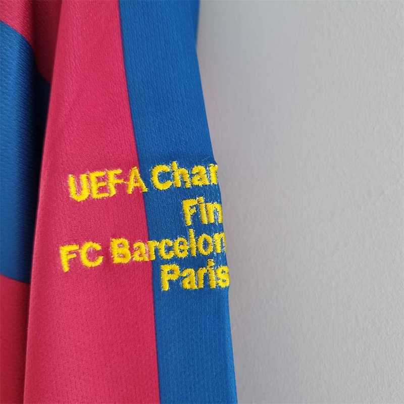طقم برشلونة 05-06 الأساسي ذو الأكمام الطويلة بتصميم كلاسيكي