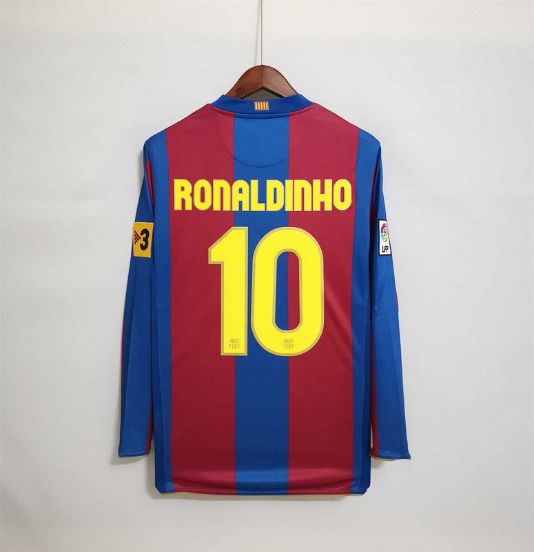 طقم برشلونة الأساسي ذو الأكمام الطويلة لموسم 2007-2008