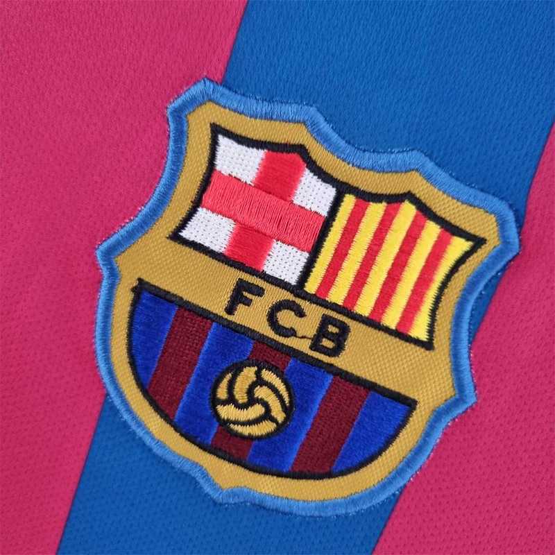 طقم برشلونة 05-06 الأساسي ذو الأكمام الطويلة بتصميم كلاسيكي