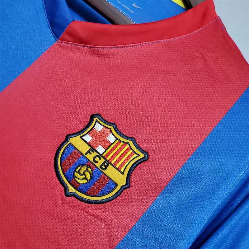 طقم برشلونة 06-07 الأساسي ذو الأكمام الطويلة بتصميم كلاسيكي