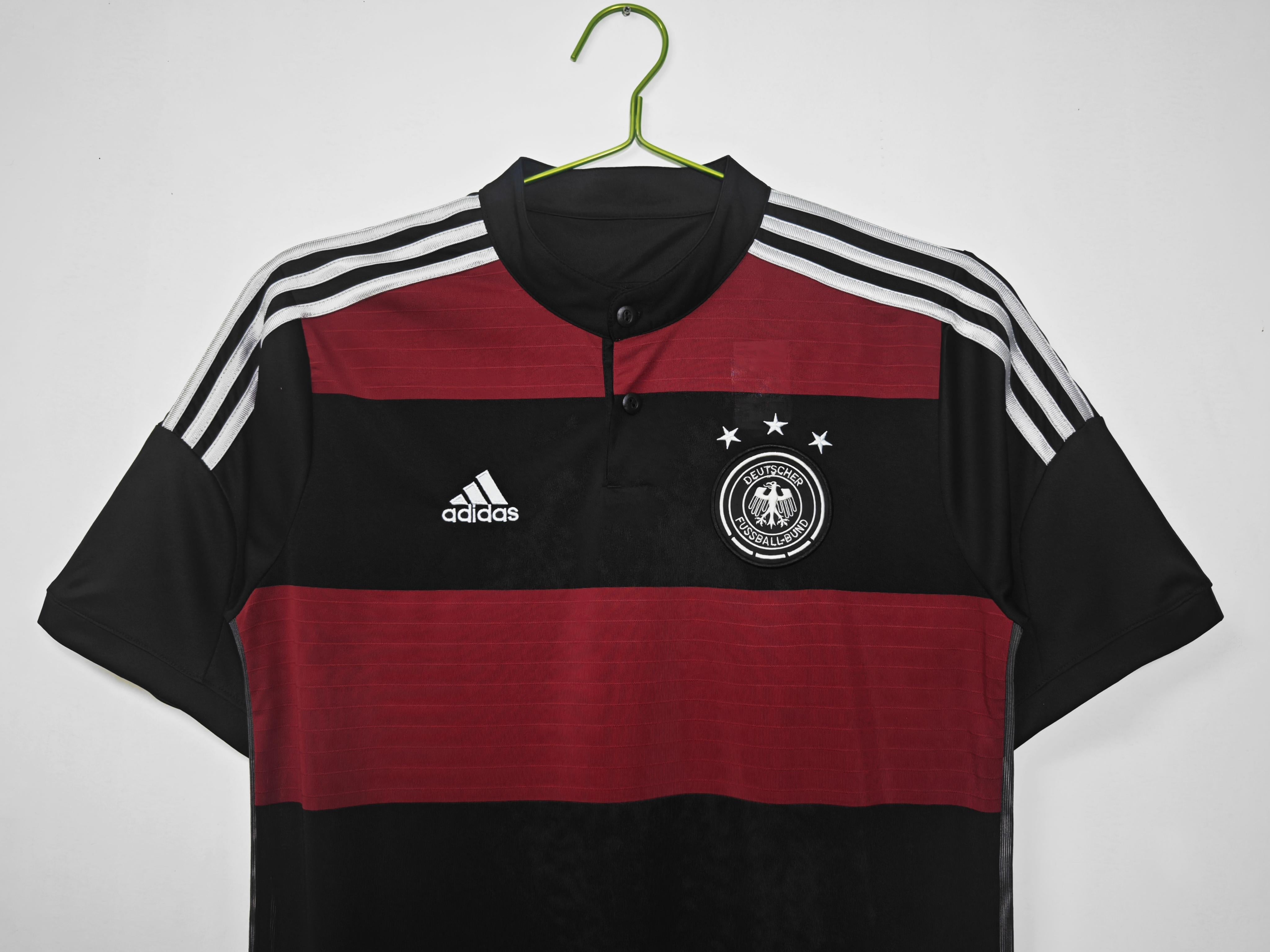 Uniforme Retro de Visitante Alemania 2014-2015