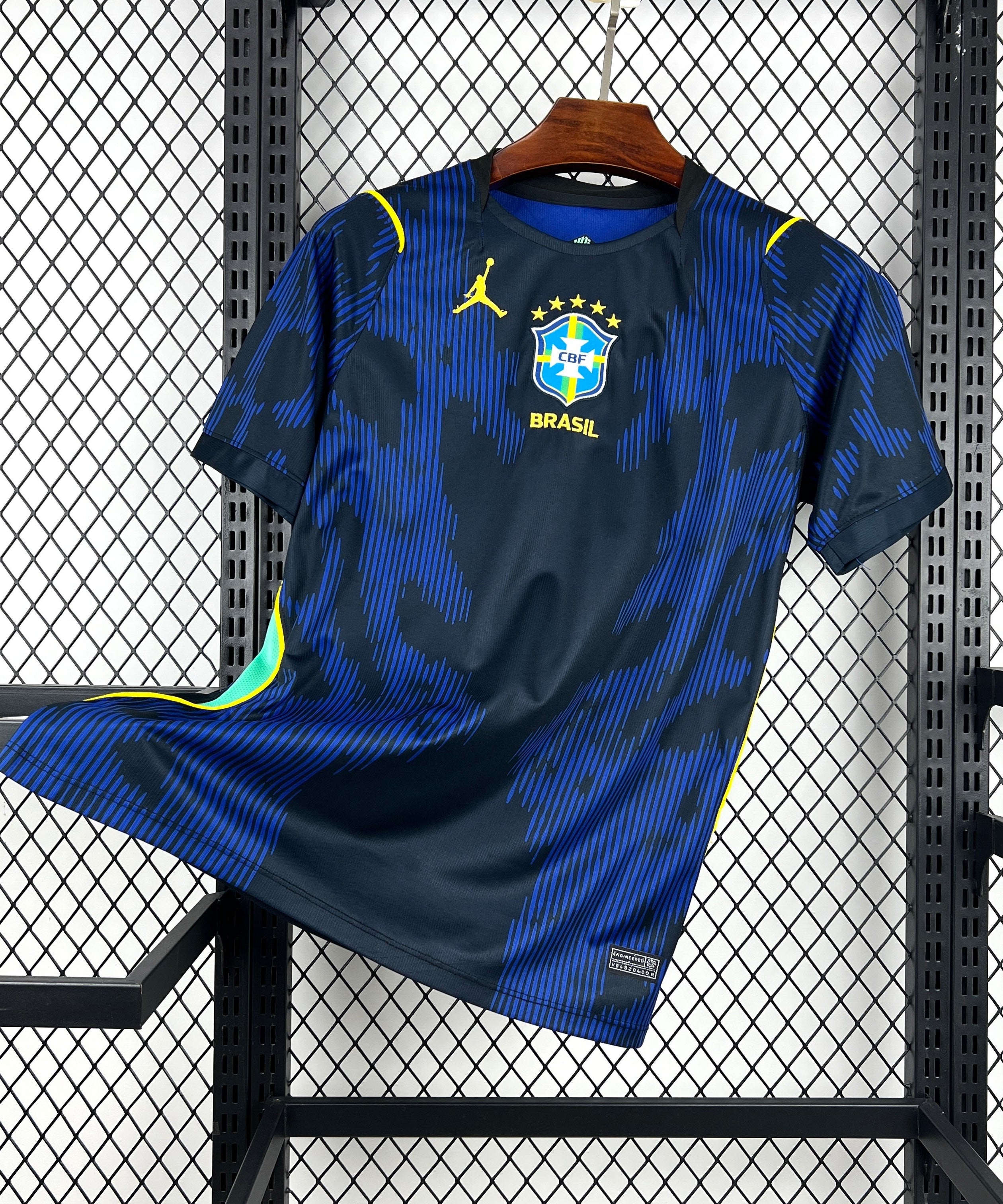 قميص منتخب البرازيل الاحتياطي لكأس العالم 2026