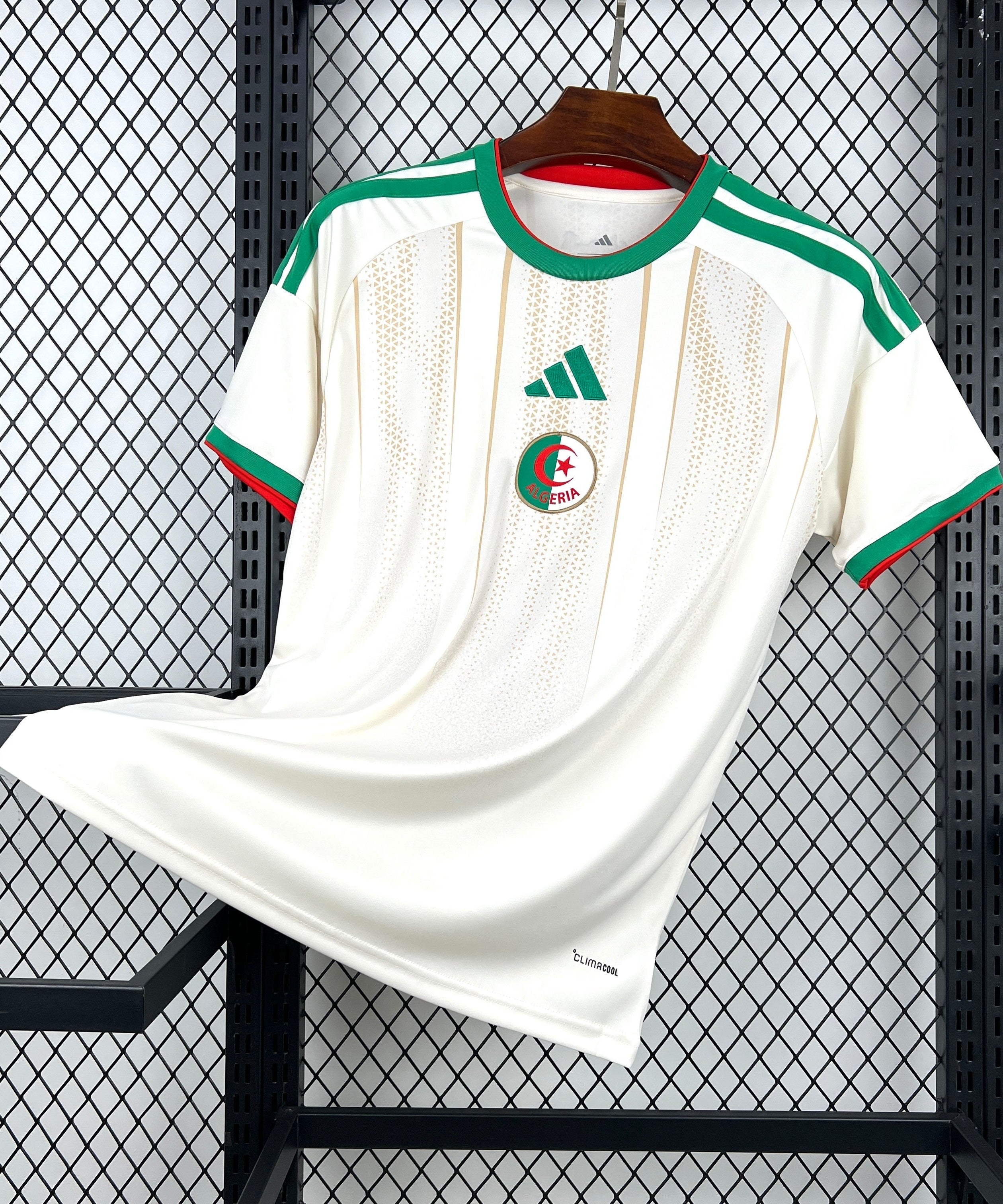 قميص المنتخب الجزائري الرسمي لكأس العالم 2026