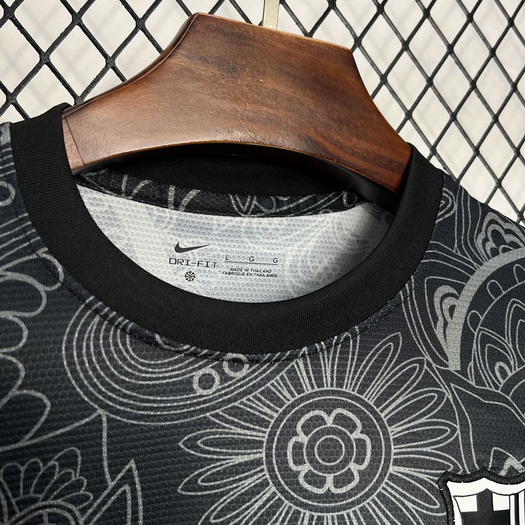 Barcelona "Black raw" Special Edition
