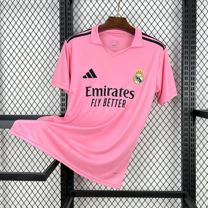قميص ريال مدريد الوردي الخاص لموسم 25-26