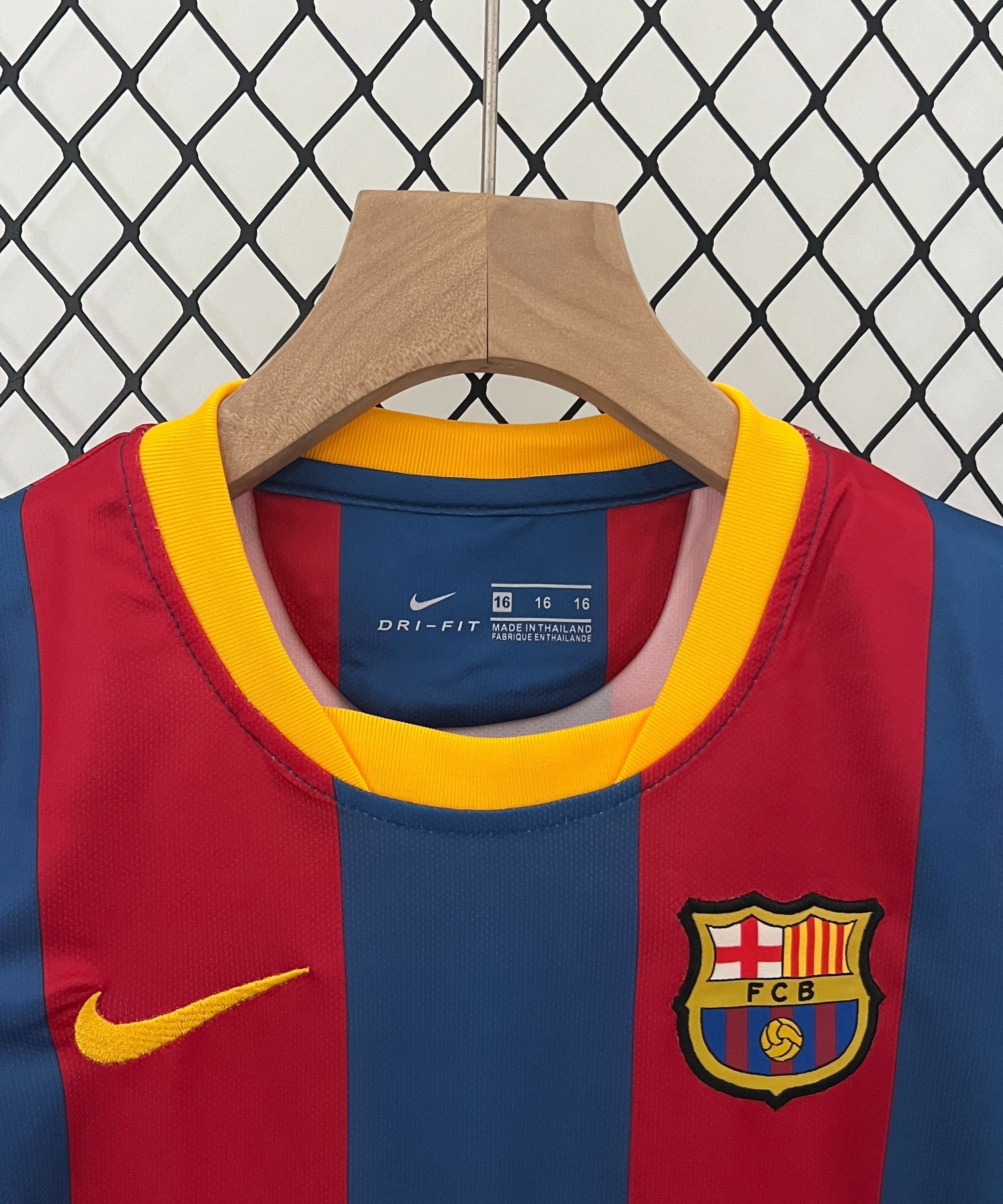 Barcelona 10-11 Retro Local Kit Infantil