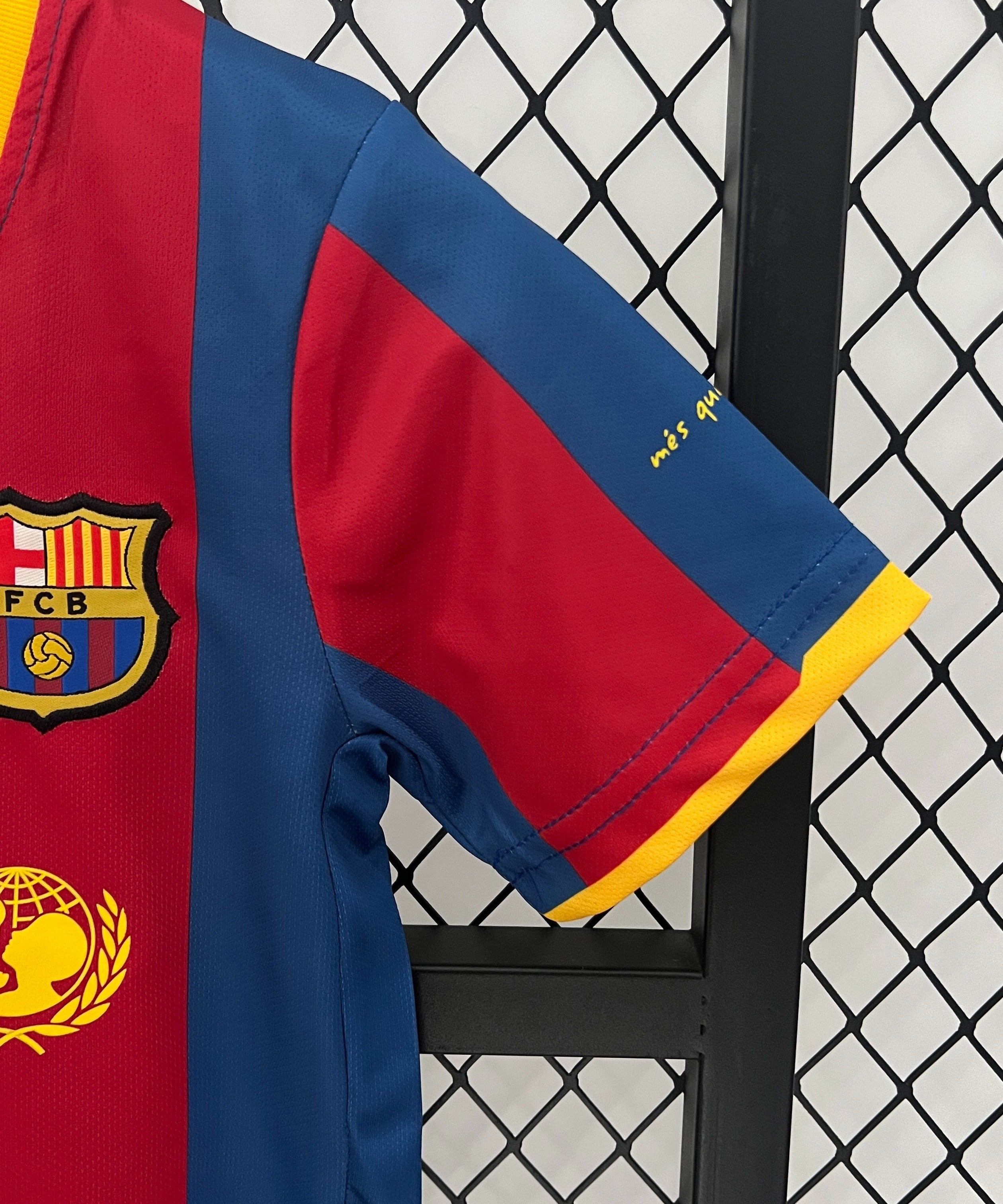 Barcelona 10-11 Retro Local Kit Infantil
