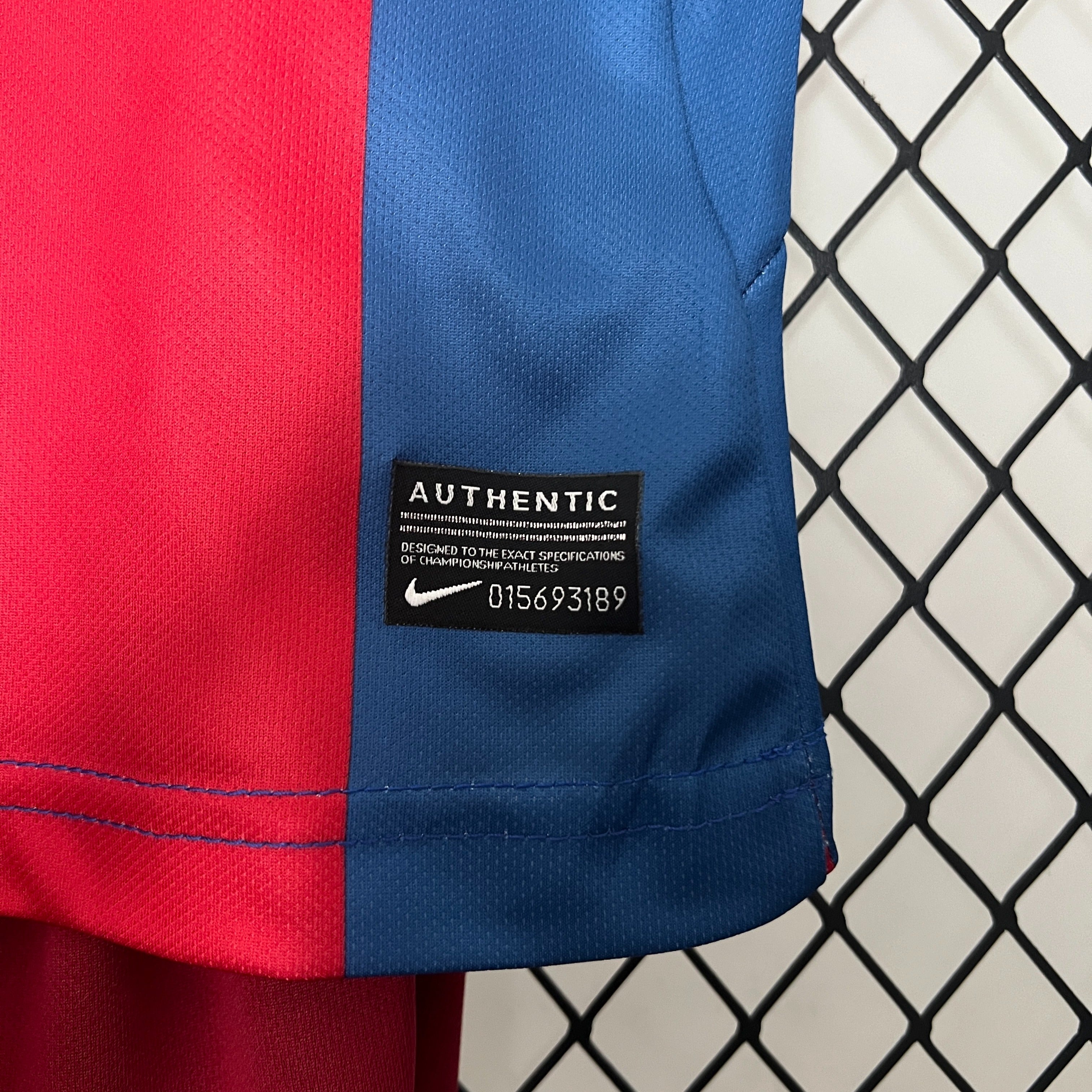 Barcelona 10-11 Retro Local Kit Infantil