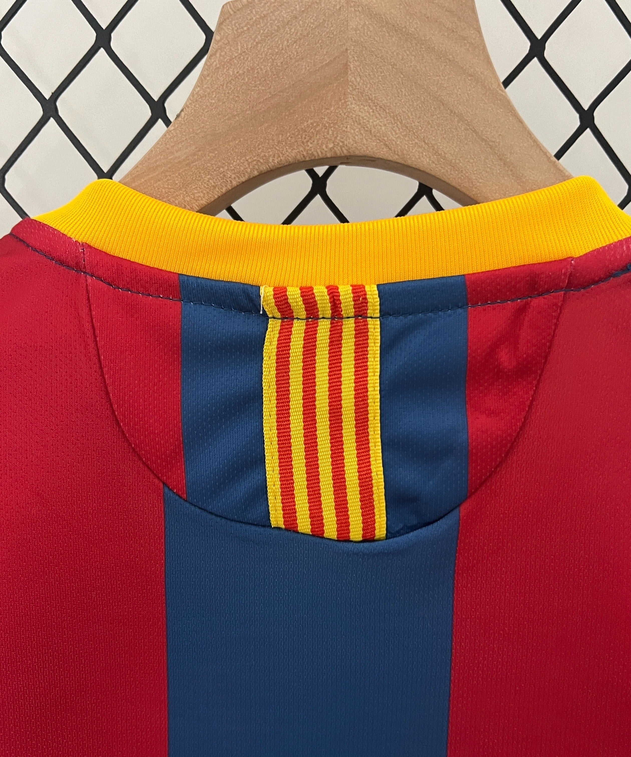Barcelona 10-11 Retro Local Kit Infantil