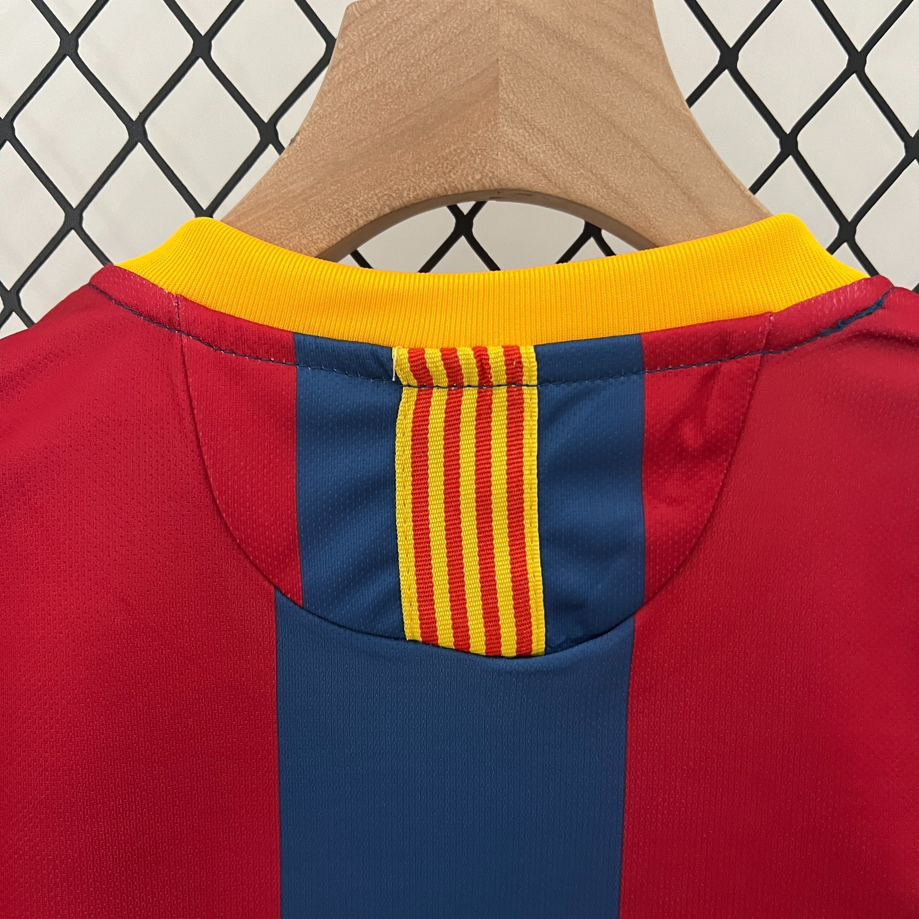 Barcelona 10-11 Retro Local Kit Infantil
