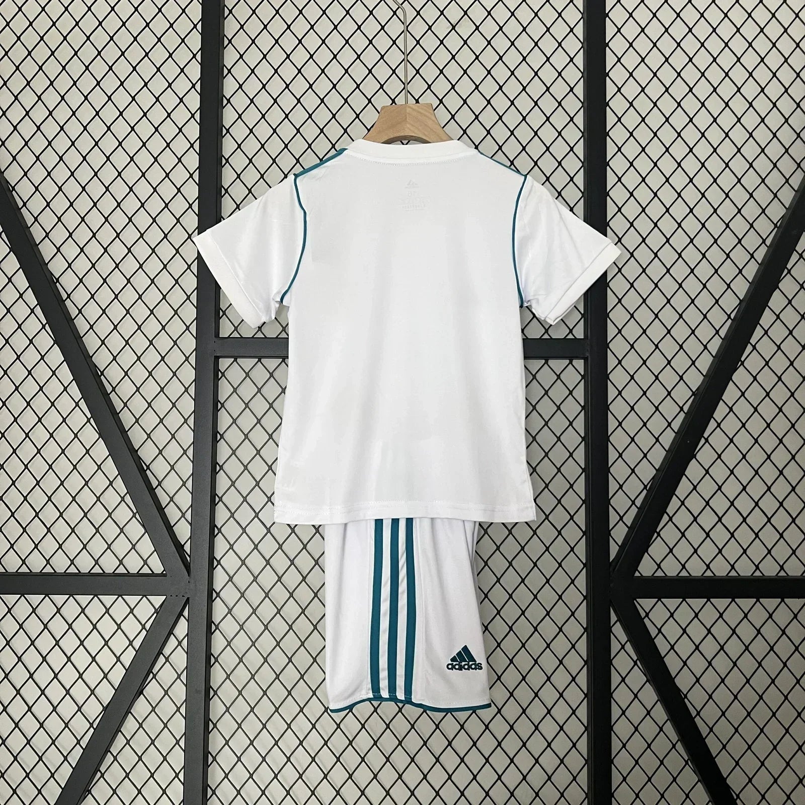 Camiseta de local Real Madrid 17/18 para niños
